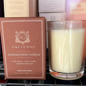 Aquiesse Sandalwood Vanille Scented Candle 6.5 oz NEW
